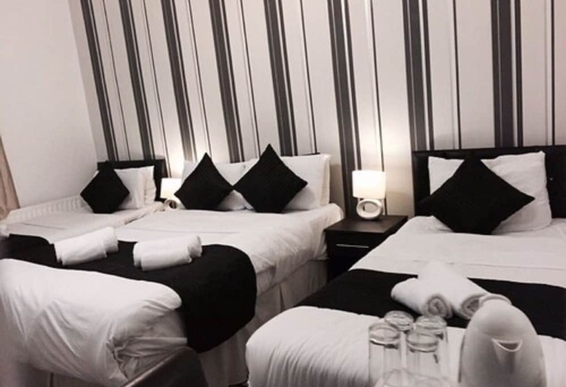 패밀리 룸, The Firs Lodge