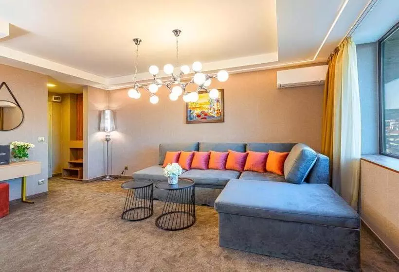 Huoneisto 1 Makuuhuone, Grand Hotel Shumen