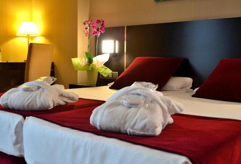 غرفة سوبيريور, Clement Barajas