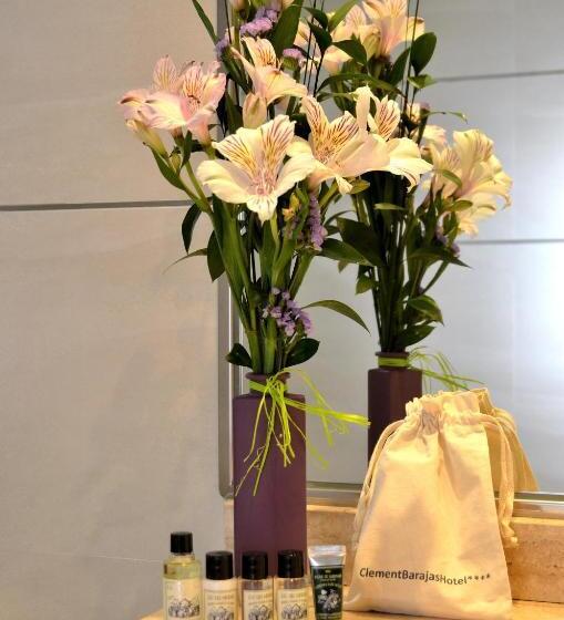 غرفة كلاسيكية رباعية, Clement Barajas