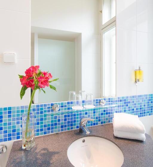 اتاق خانوادگی, Exe City Park