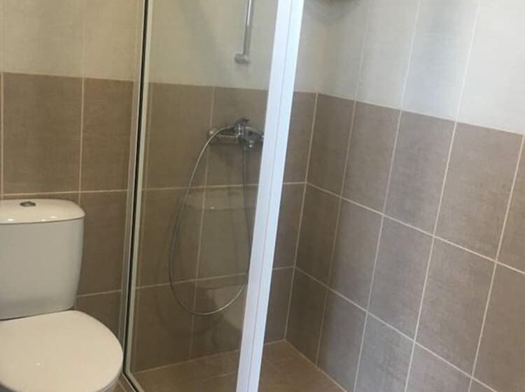 スタンダードトリプルルーム, Largo