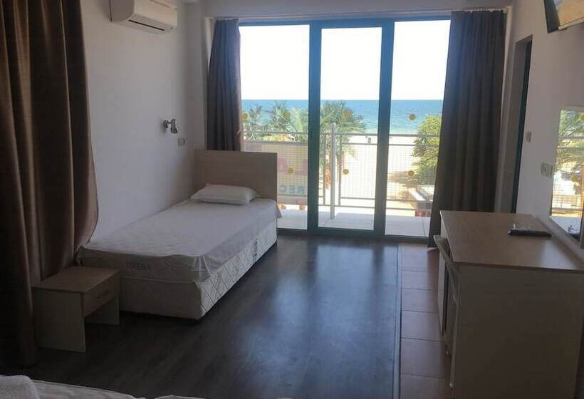 スタンダードトリプルルーム, Largo