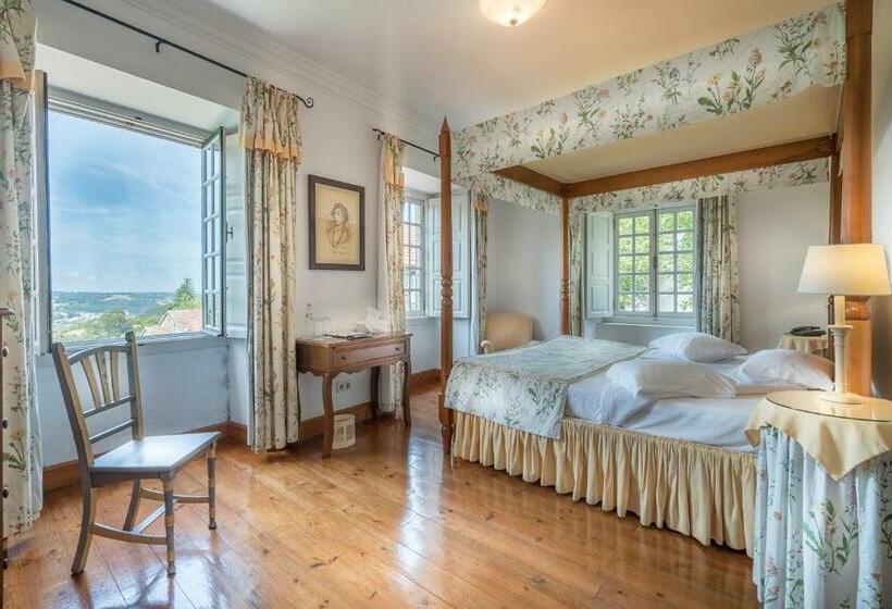 اتاق سوپریور, Lawrences