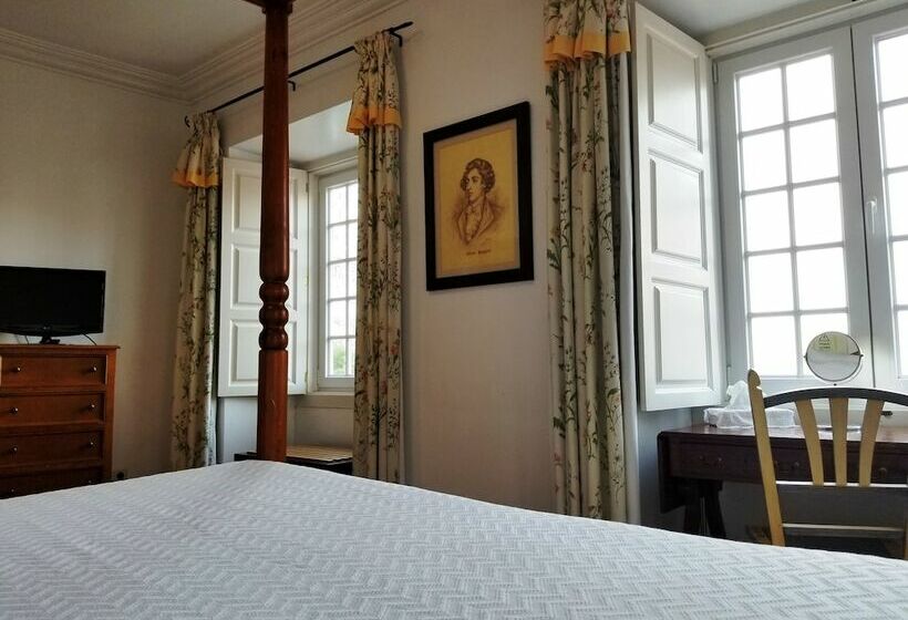 اتاق سوپریور, Lawrences