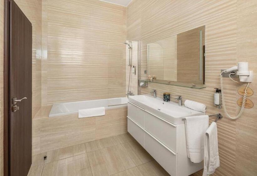 استودیوی سوپریور, Mamaison Residence Sulekova Bratislava