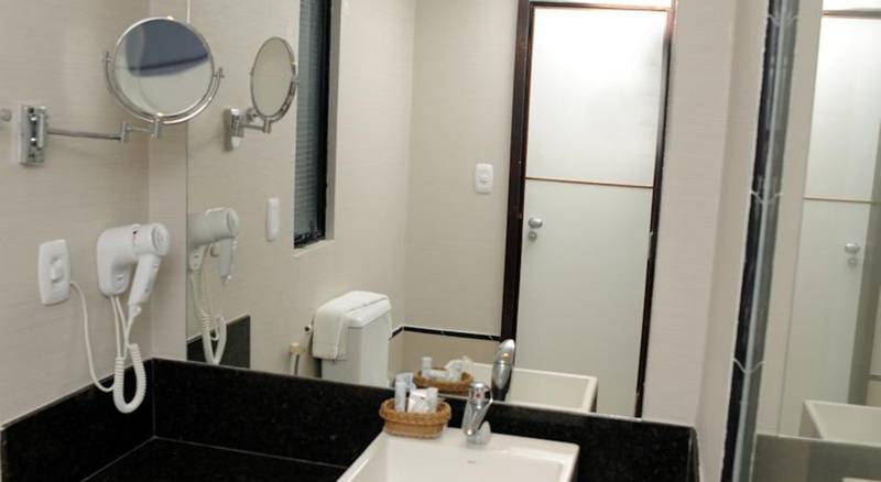 Трехместный Номер Стандарт Боковой Вид на Море, Monte Pascoal Praia Hotel Salvador