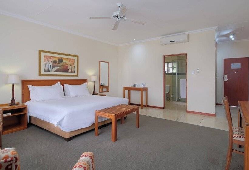 샬레, Protea Hotel By Marriott Polokwane Ranch Resort