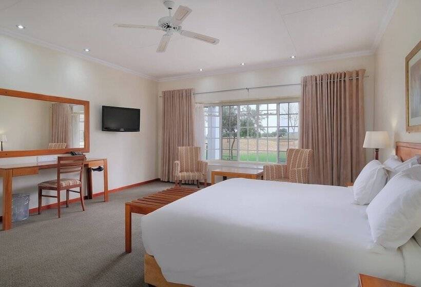 Шале 1 Спальня, Protea Hotel By Marriott Polokwane Ranch Resort