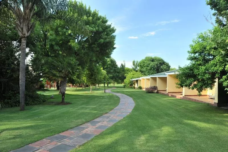 ガーデンビュースタンダードルーム, Protea Hotel By Marriott Polokwane Ranch Resort