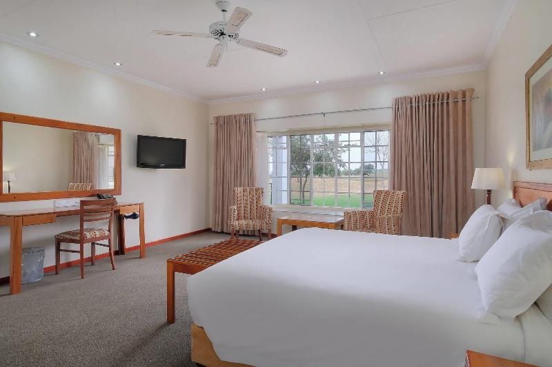 샬레, Protea Hotel By Marriott Polokwane Ranch Resort