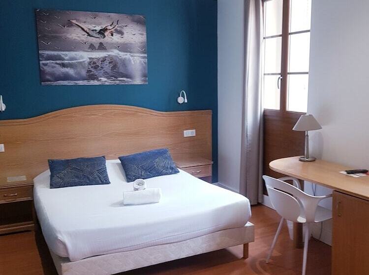 غرفة قياسية ثلاثية, Boutique Hôtel Grand Hôtel De La Gare