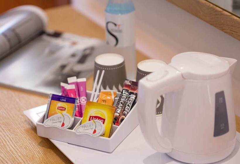 غرفة سوبيريور رباعية, Boutique Hôtel Grand Hôtel De La Gare