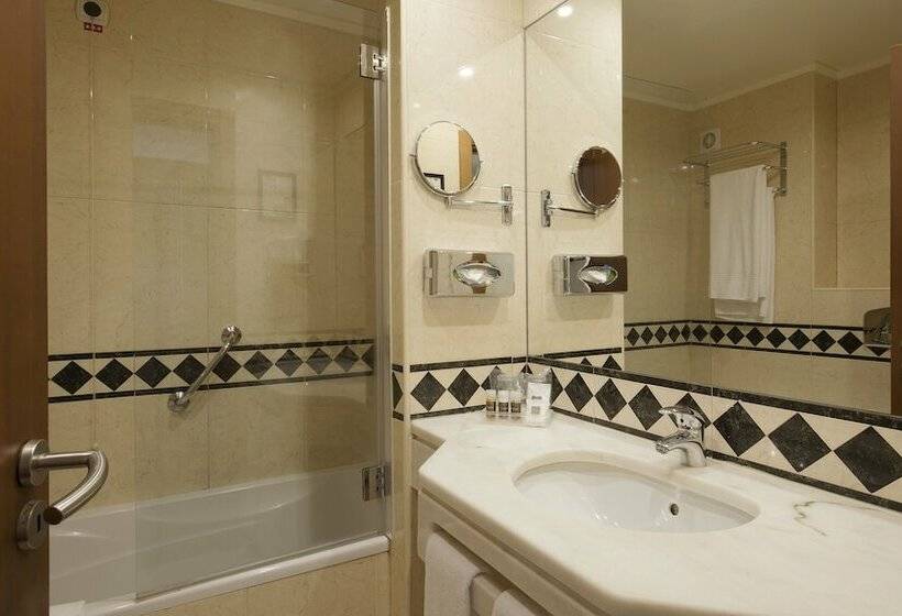 Camera Standard, Turim Europa