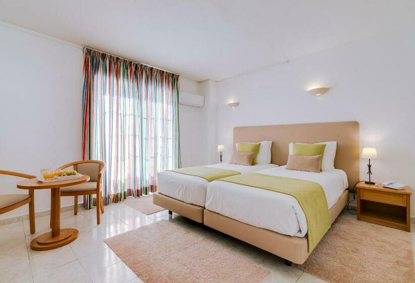 חדר סטנדרט לשלושה, Monica Isabel Beach Club