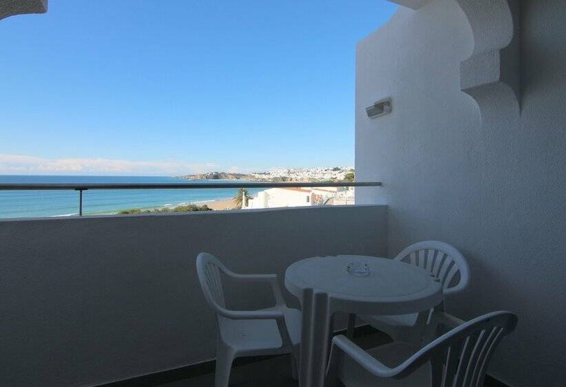 חדר סטנדרט לשלושה, Monica Isabel Beach Club