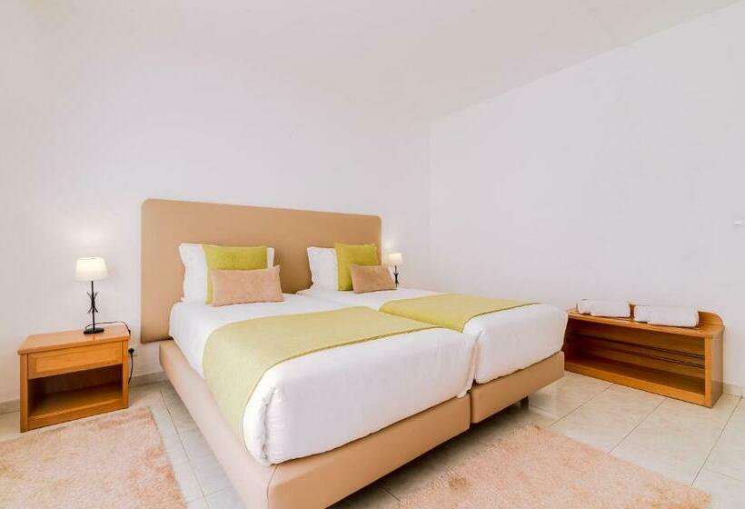 דירת שני חדרים, Monica Isabel Beach Club