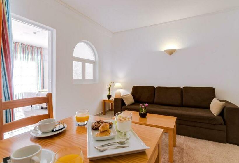 דירת שני חדרים, Monica Isabel Beach Club