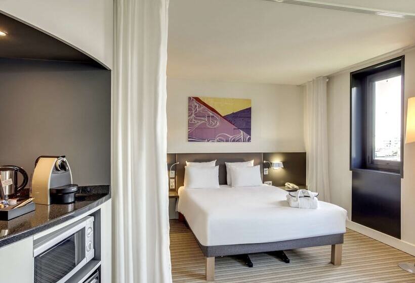 جناح سوبيريور, Novotel Suites Paris Stade De France