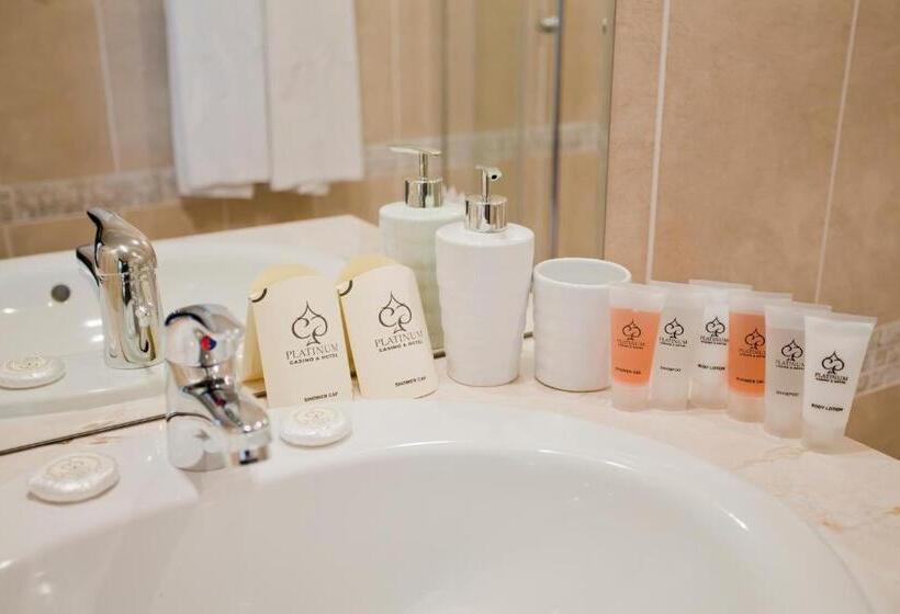 Номер Стандарт с Балконом, Platinum Hotel & Casino