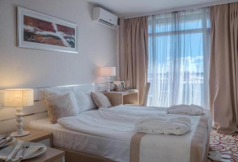 Люкс с Балконом, Platinum Hotel & Casino