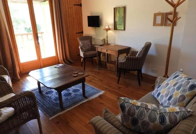 バルコニー付スイート, Chambre D'hôtes Les 3 Cochons D'olt