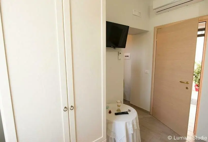 スタンダードルーム, Piccolo Albergo Del Musicista