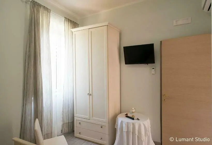 スタンダードルーム, Piccolo Albergo Del Musicista