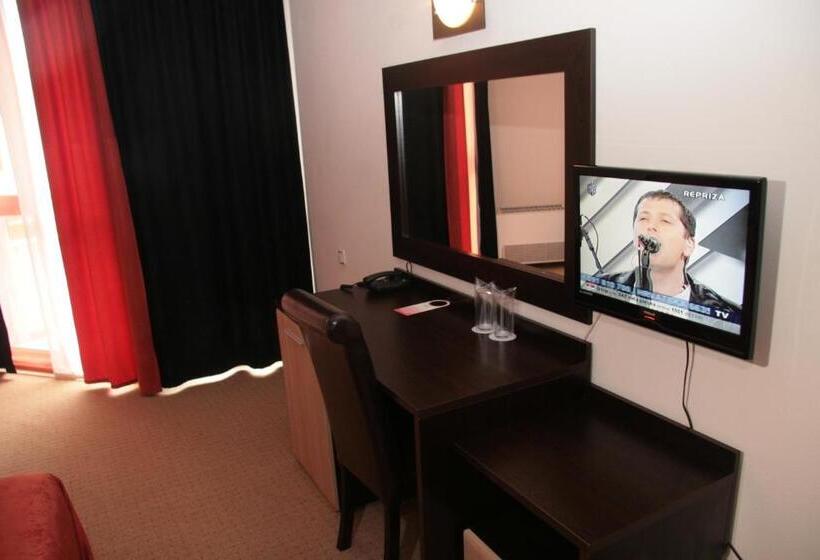 غرفة قياسية سرير كينج, Byalo More