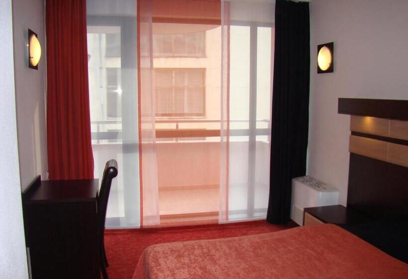 شقة غرفة واحدة, Byalo More