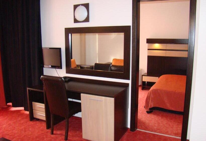 شقة غرفة واحدة, Byalo More