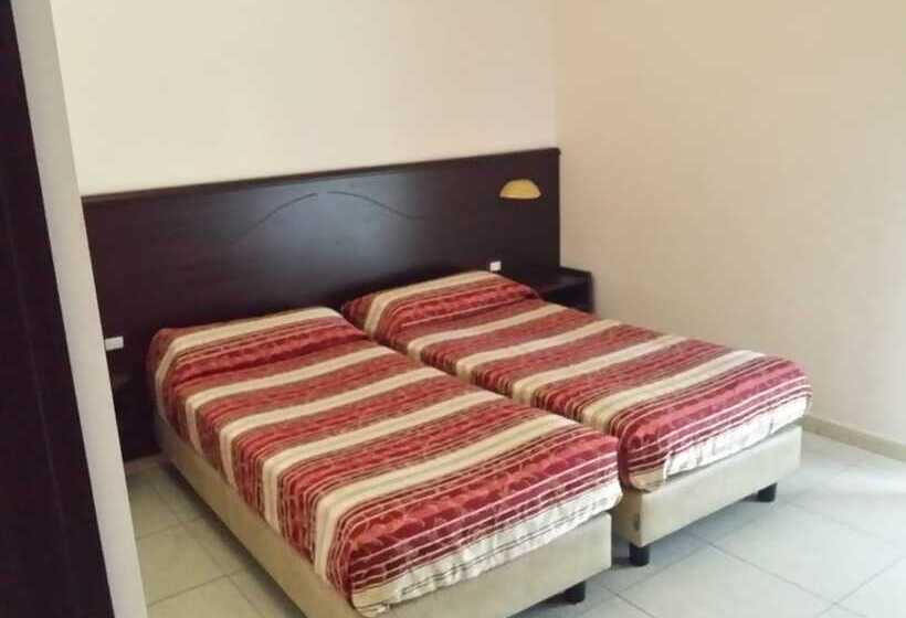 غرفة قياسية, La Tana Del Lupo