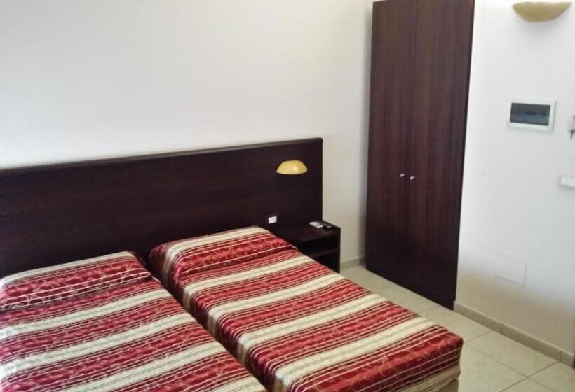 غرفة قياسية, La Tana Del Lupo