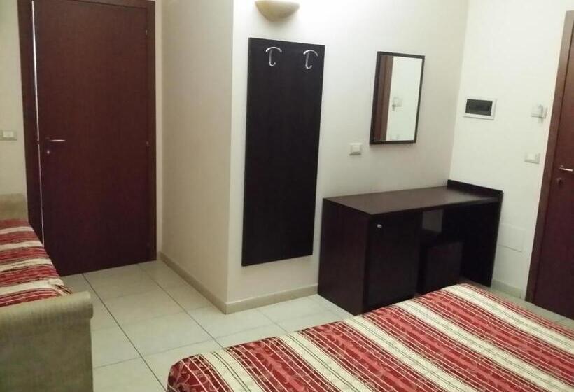 غرفة قياسية فردية, La Tana Del Lupo