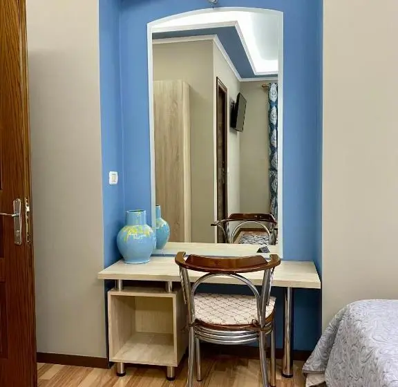 اتاق استاندارد سه نفره, Vila A
