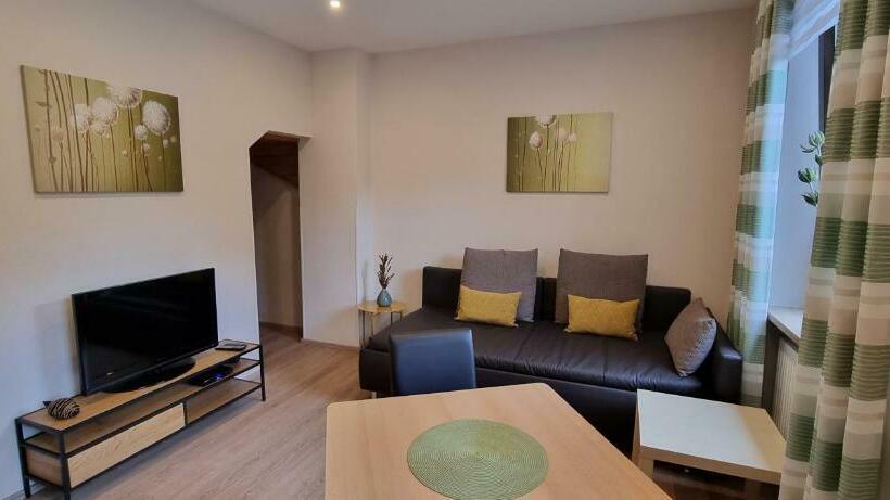 דירת חדר בקומת קרקע, Pension / Ferienwohnungen Scheid