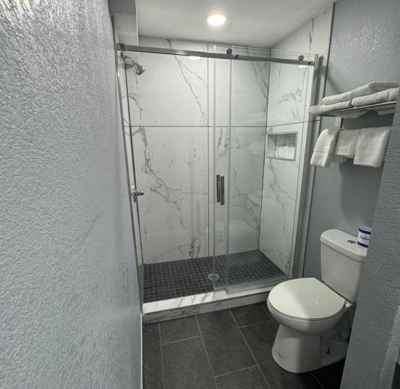 デラックスルーム, America's Value Inn