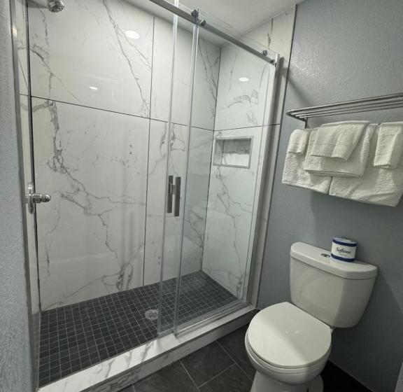 デラックスルーム, America's Value Inn