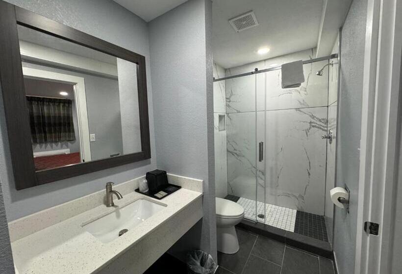Quarto Deluxe, America's Value Inn