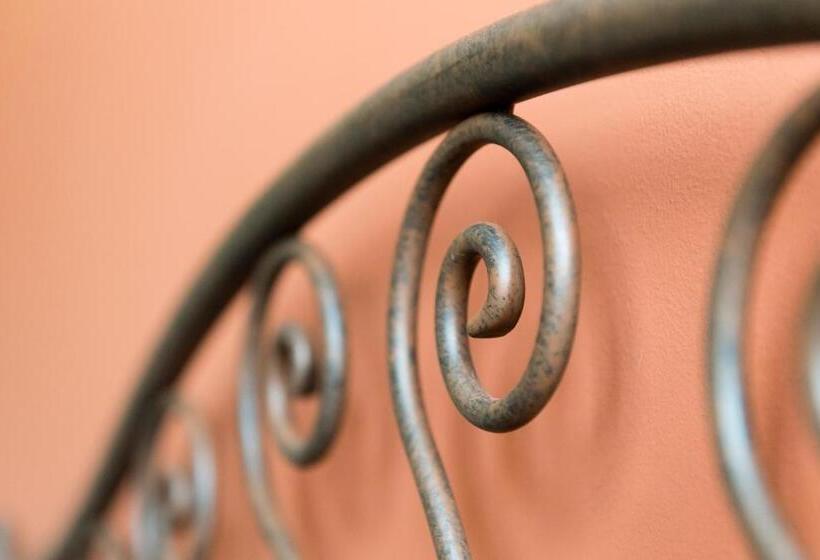 标准三人间, Casa Goas