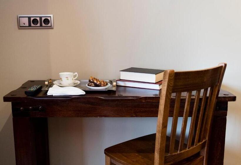 标准三人间, Casa Goas