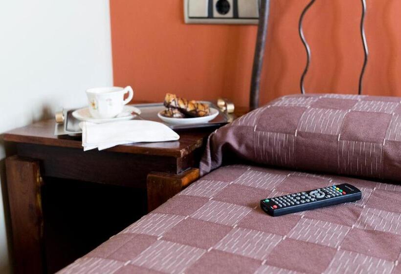 标准单人间, Casa Goas