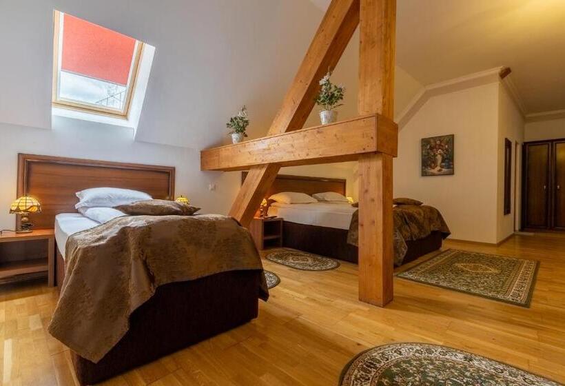 四人高级间, Bulevard Sighisoara