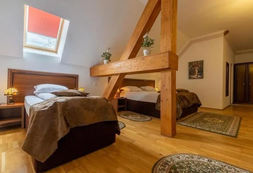 اتاق سوپریور چهار تخته, Bulevard Sighisoara