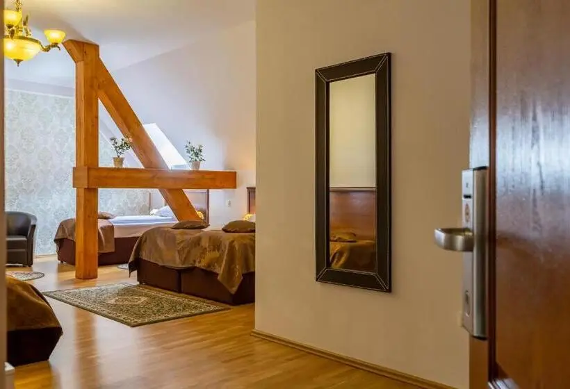 اتاق سوپریور چهار تخته, Bulevard Sighisoara