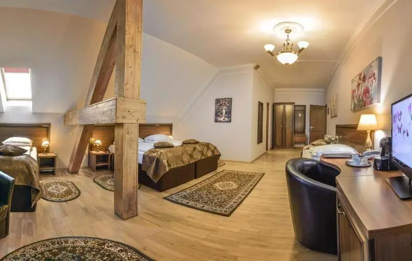 اتاق سوپریور چهار تخته, Bulevard Sighisoara
