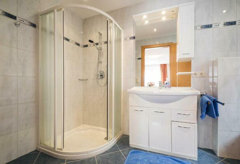 스탠다드 트리플 발코니 룸, Pension Zum Wilden Hannes