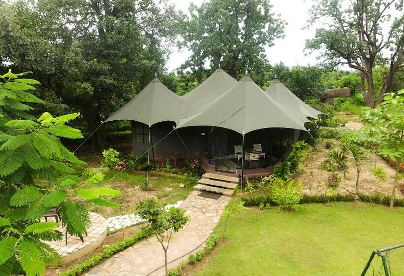 Deluxe Tent, Tathastu Pench