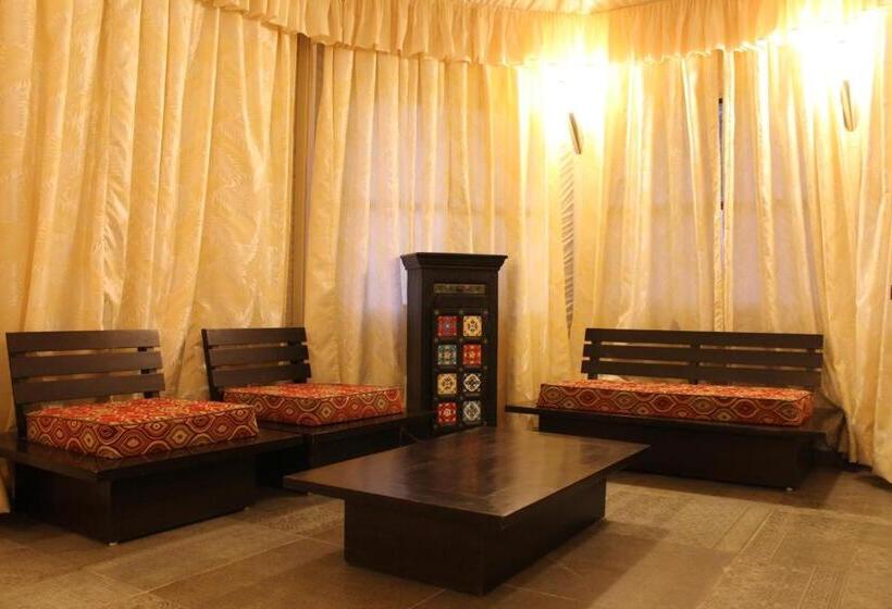 Deluxe Tent, Tathastu Pench