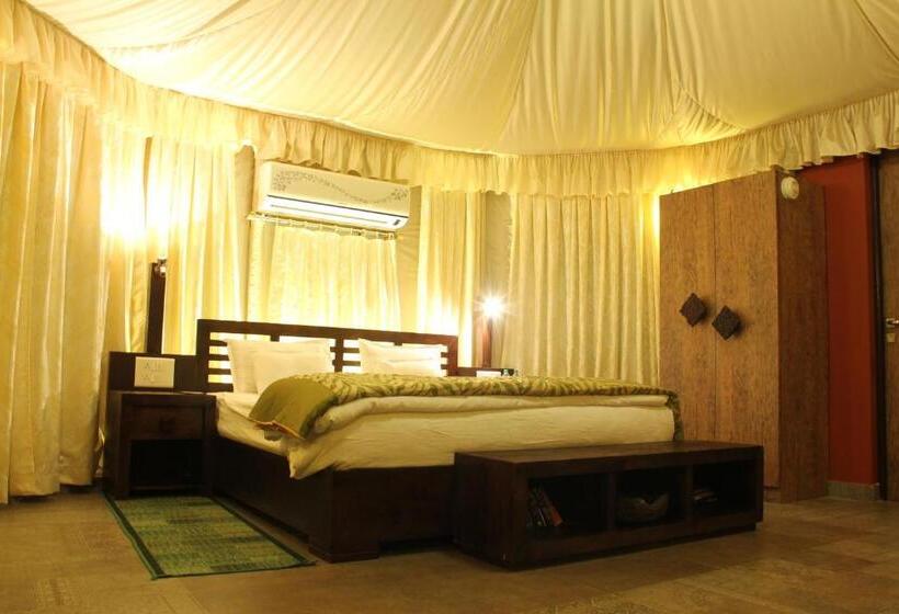 Deluxe Tent, Tathastu Pench